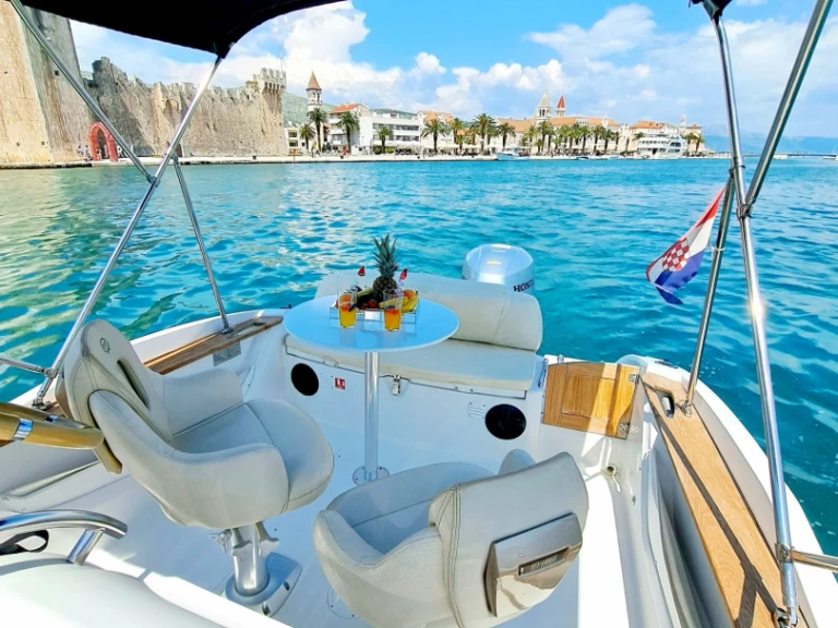 Noleggio Barca a motore a Trogir – Sessa Marine Sessa Marine Key Largo 20