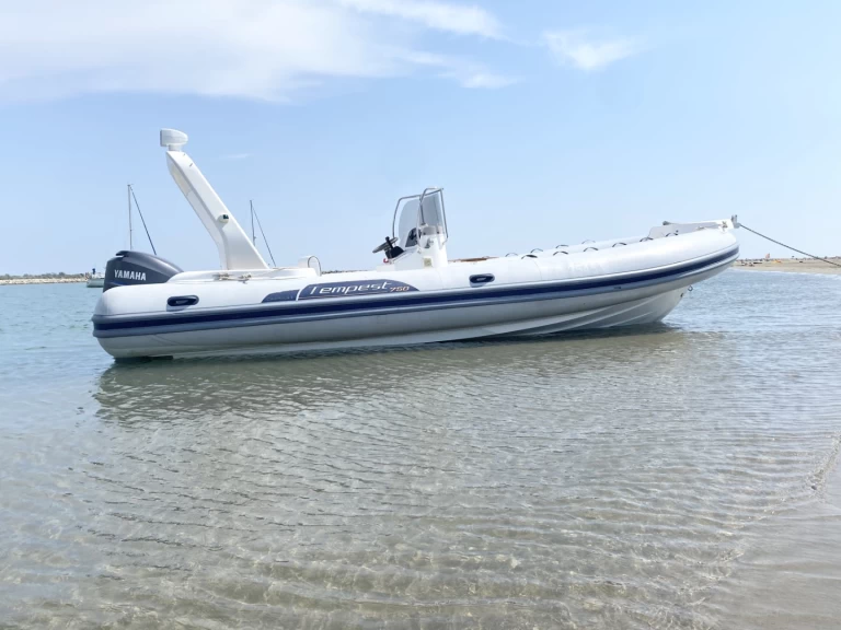 Noleggio barche Port-Camargue economico Tempest 750