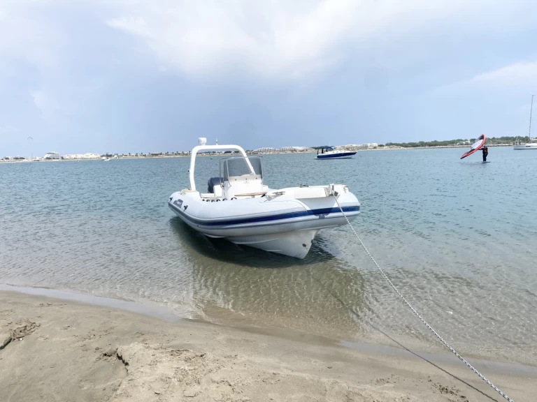 Noleggio barche Capelli Tempest 750 a Port-Camargue su Samboat