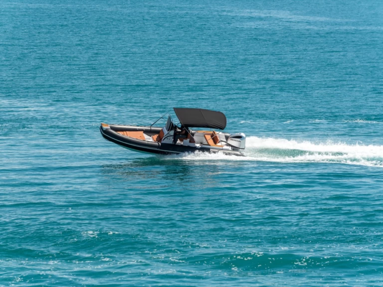 Noleggiare una Tiger 740 Pro Line a Trogir