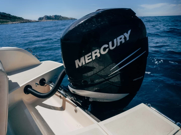 Invictus  Invictus 240 CX da affittare a  Marsiglia