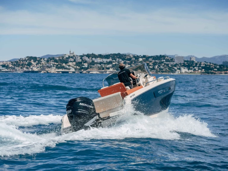 Noleggio a Marsiglia – Invictus  Invictus 240 CX su SamBoat