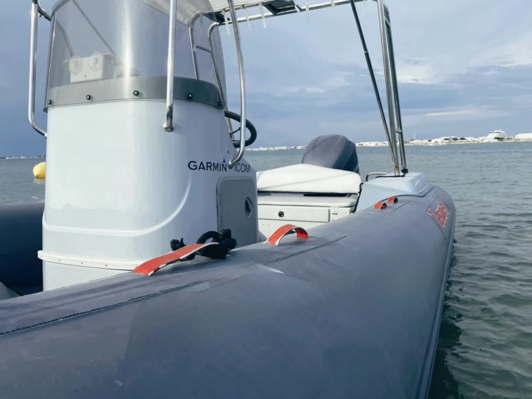 Noleggio Gommone con o senza skipper Capelli a Port-Camargue