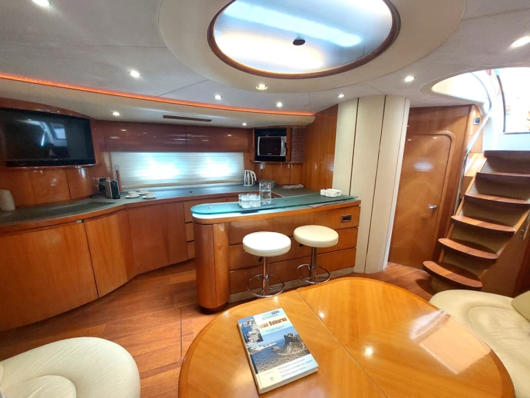 Noleggio Yacht di lusso Princess con patente nautica