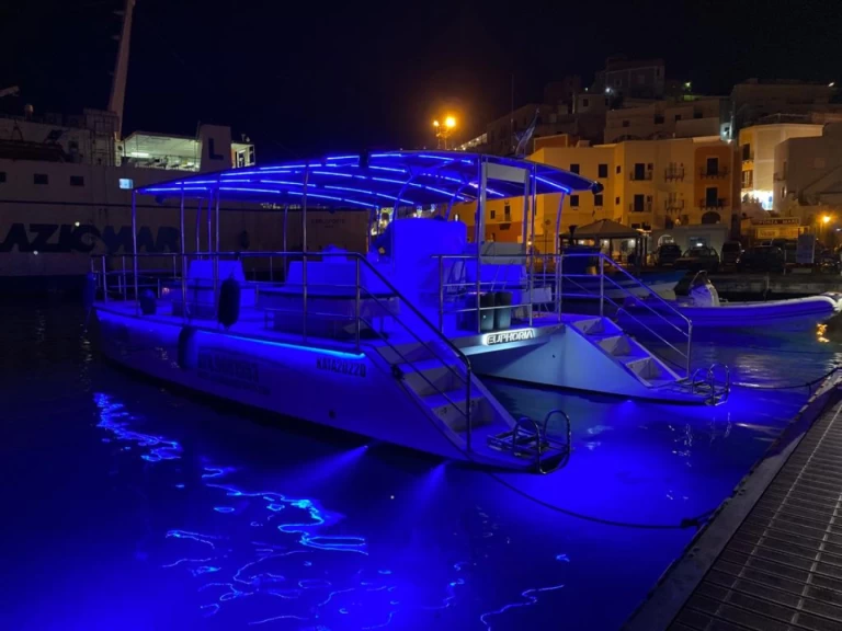 Noleggio barche Terracina economico Cat Marine 39