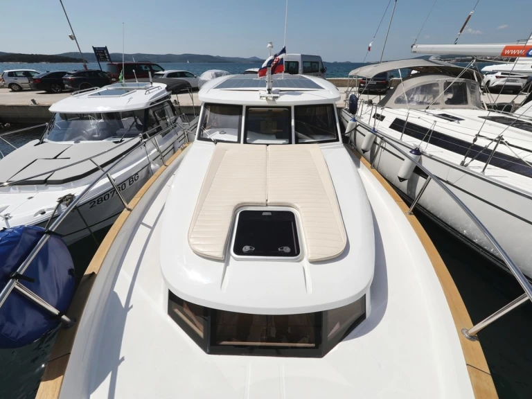 Noleggio barche Greenline Yachts Greenline 33 a Zaravecchia (Biograd) su Samboat