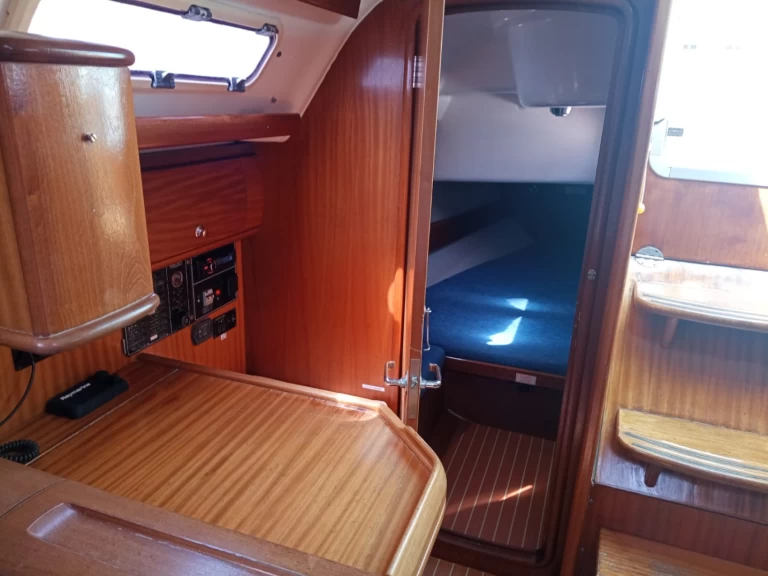 Noleggiare una Bavaria Bavaria 36 a Mahon Port