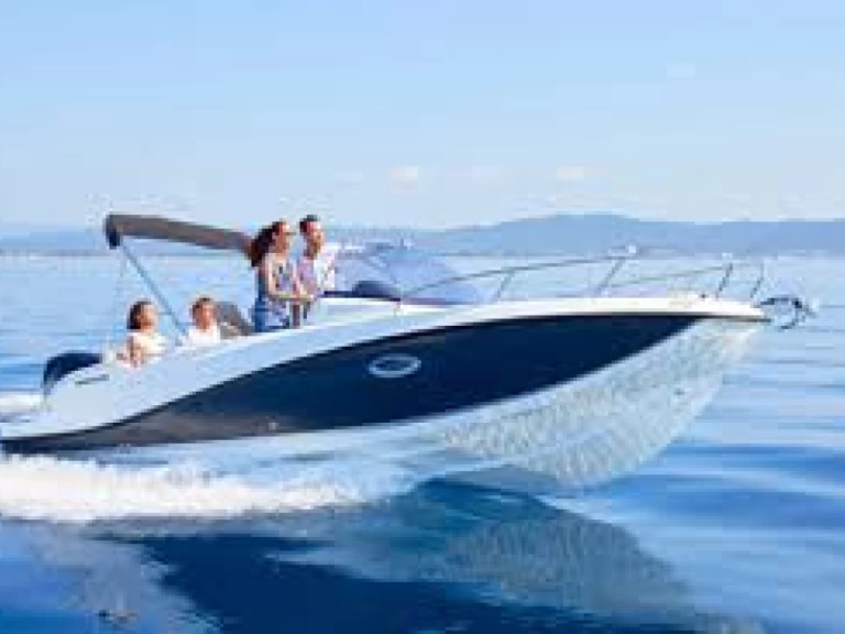 Noleggio barche Novi economico Activ 675 Sundeck