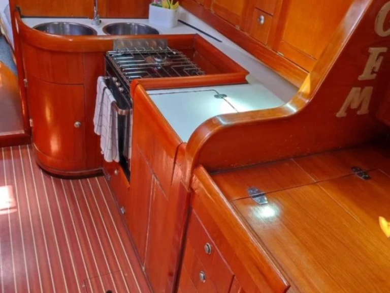 Noleggiare una Elan Elan 431 a Tribunj