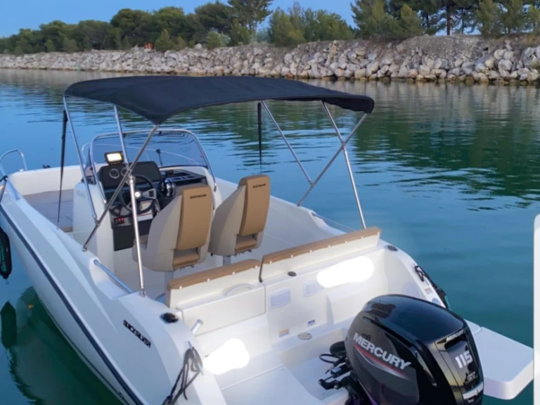 Quicksilver Activ 605 Open da affittare a  Marsiglia