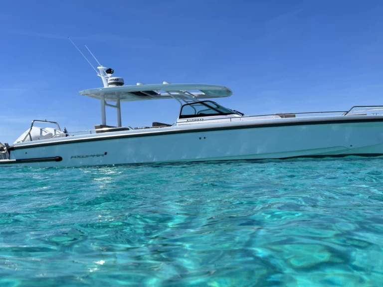 Barca a motore a noleggio a Porto-Vecchio al miglior prezzo