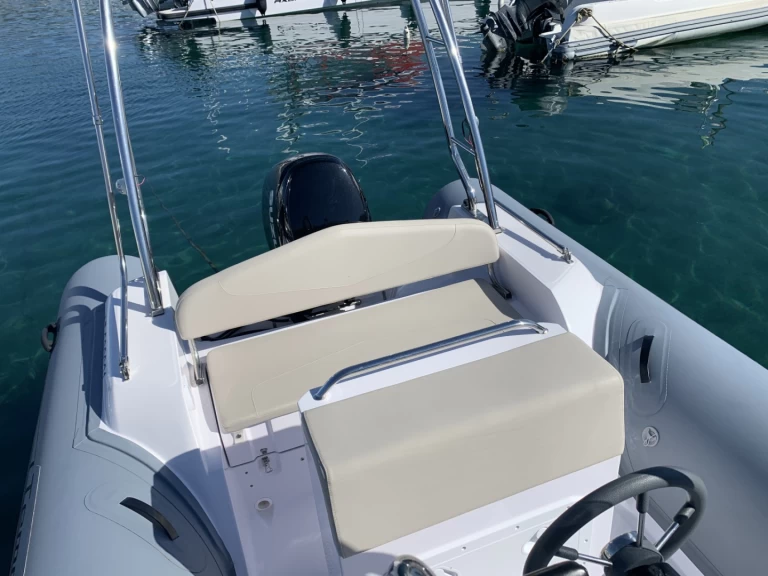 Noleggio barche Capelli Capelli 570 Luxe a Propriano su Samboat