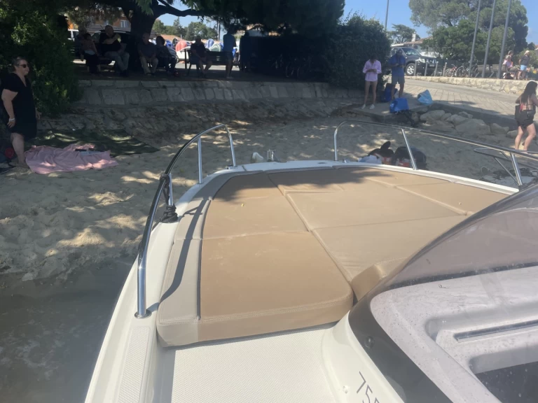 Barca a motore a noleggio a Lège-Cap-Ferret al miglior prezzo