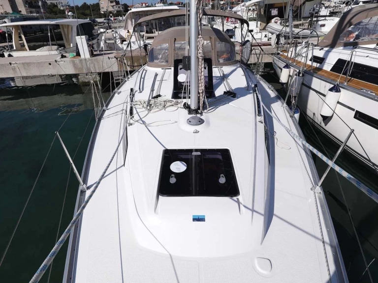 Noleggio barche Jezera economico Cruiser 33