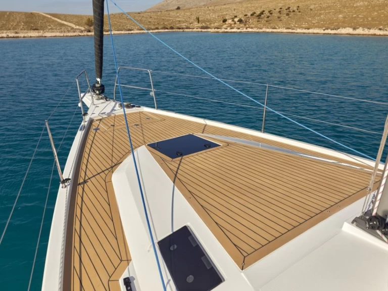 Noleggiare una Elan Impression 45 a Pirovac