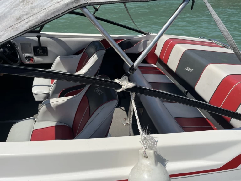 Noleggiare una Glastron Sierra 177 sl a Sevrier