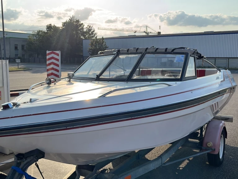 Noleggio Barca a motore con o senza skipper Glastron a Sevrier