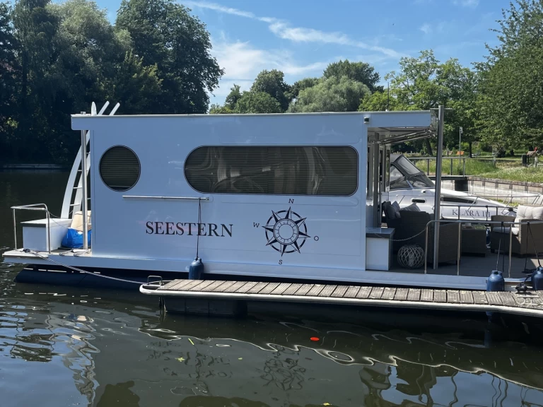 Houseboat a noleggio a Buchholz al miglior prezzo