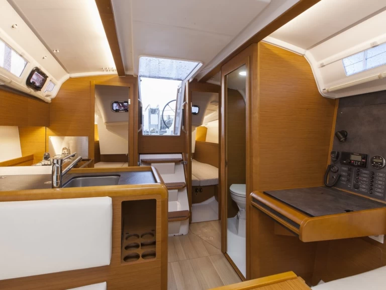 Noleggio barche Zaravecchia (Biograd) economico Sun Odyssey 349