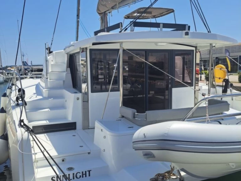 Catamarano a noleggio a Sukošan al miglior prezzo