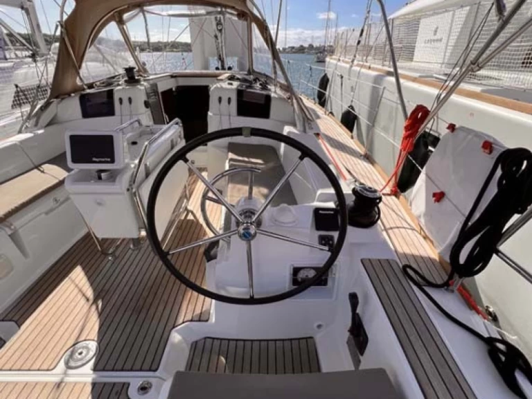 Barca a vela a noleggio a Portocolom al miglior prezzo