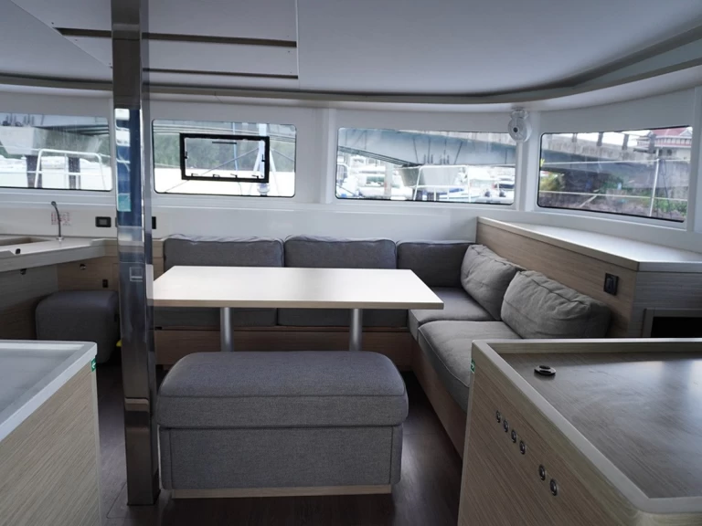 Noleggiare una Lagoon Lagoon 46 a Eden Island