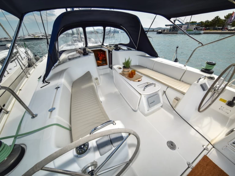 Noleggio Barca a vela Bénéteau con patente nautica