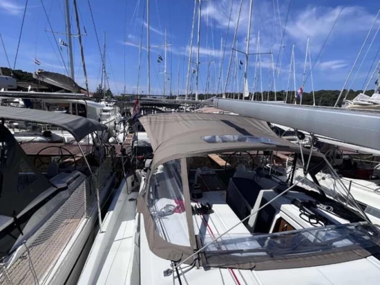 Noleggio Barca a vela a Pola – Jeanneau Sun Odyssey 410