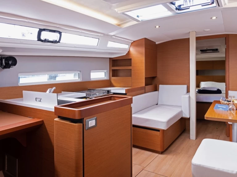 Jeanneau Sun Odyssey 410 da affittare a  Spalato