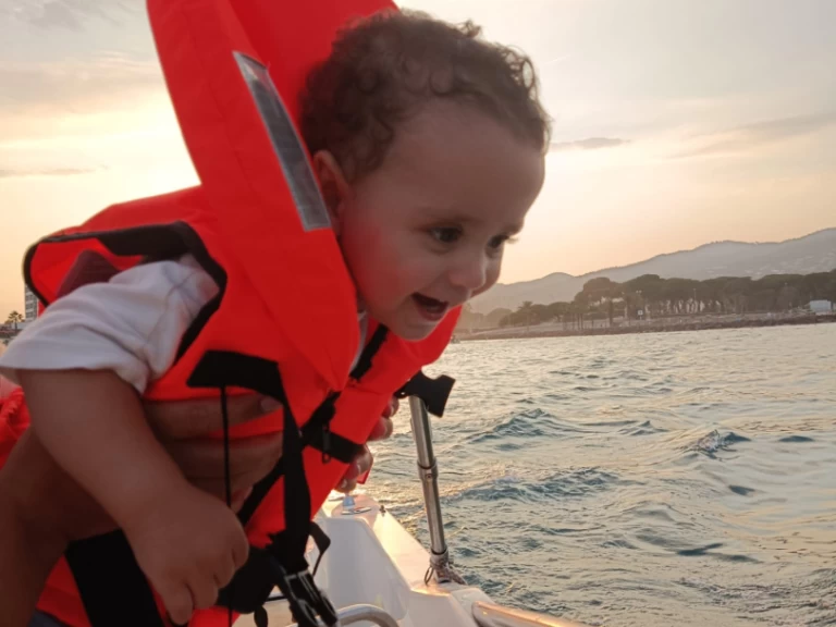 Four Winns Sundowner 285 da affittare a  Cannes