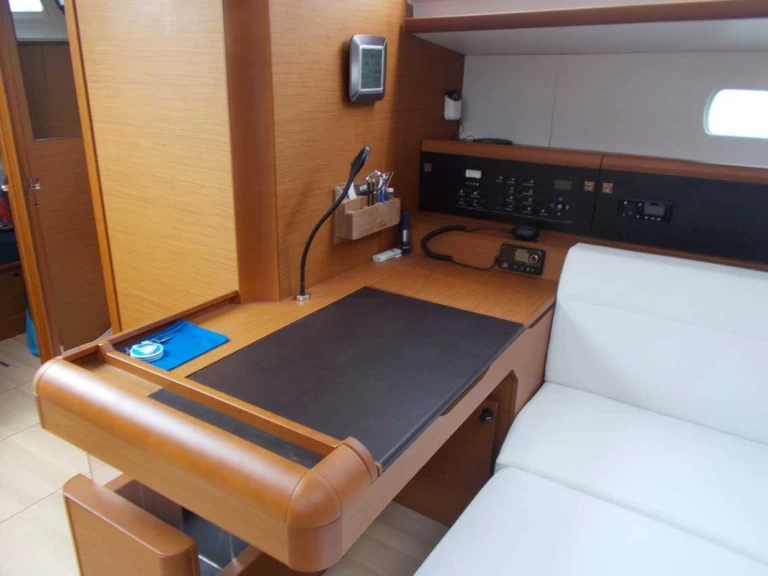 Jeanneau Sun Odyssey 519 da affittare a  Castellammare di Stabia