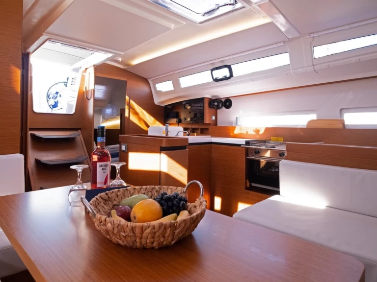 Barca a vela a noleggio a Spalato al miglior prezzo