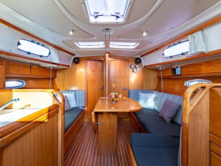 Noleggio a Punat – Bavaria Cruiser 37 su SamBoat