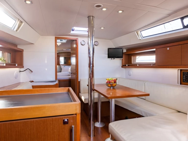 Bénéteau Oceanis 41.1 da affittare a  Punat