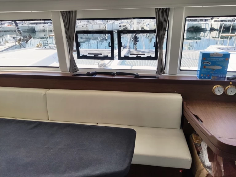 Noleggio barche Lávrio economico Lagoon 42