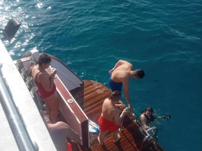 Noleggio Yacht di lusso Wahaoo con patente nautica