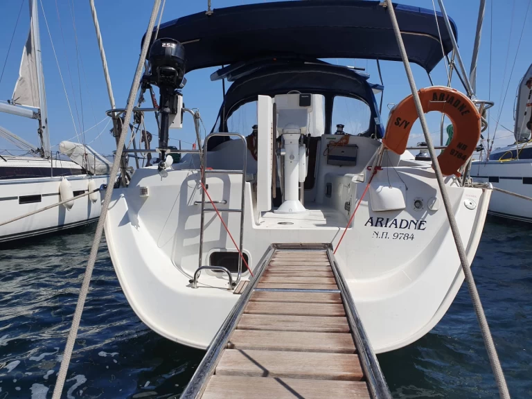 Noleggiare una Bénéteau Oceanis 343 Clipper a Préveza