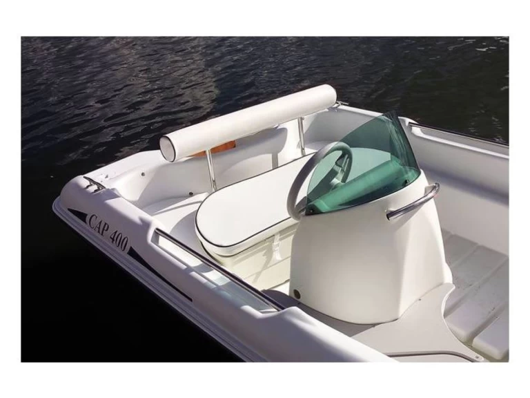 Noleggiare una Rigiflex Cap 400 a Le François