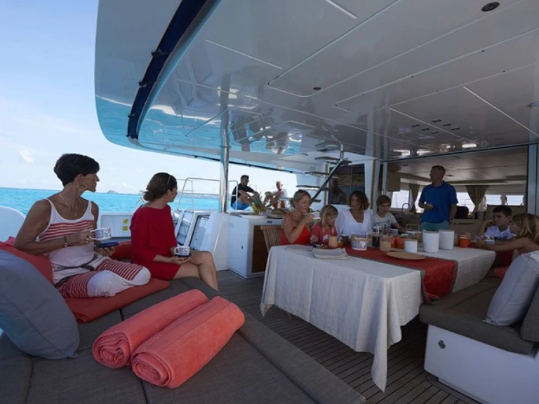 Noleggio Catamarano a Raiatea Island – Lagoon Lagoon 620