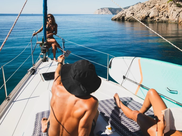 Barca a vela a noleggio a Porroig al miglior prezzo