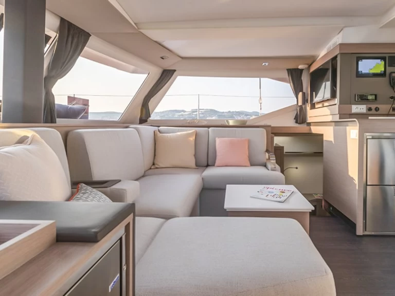 Noleggiare una Fountaine Pajot Isla 40 a Parham Town