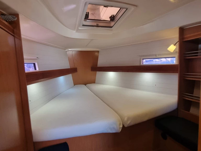 Noleggio a Isola – Bavaria Cruiser 36 su SamBoat