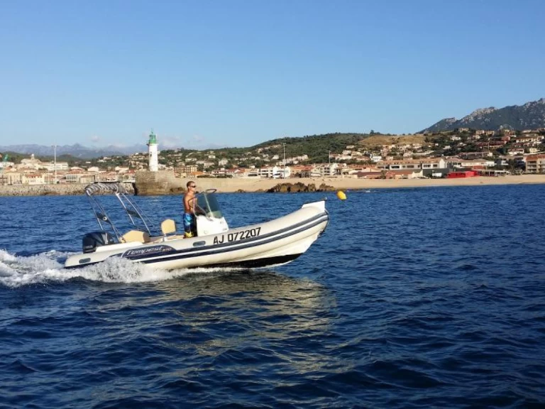 Gommone a noleggio a Propriano al miglior prezzo