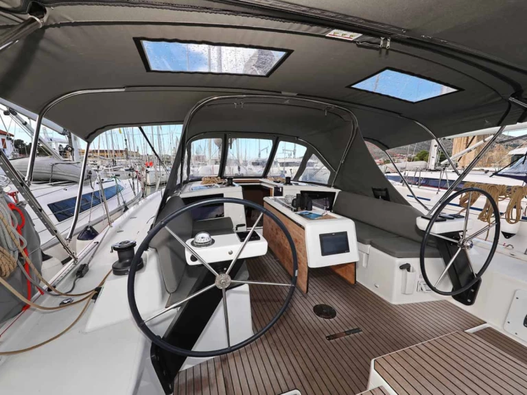 Noleggio Barca a vela con o senza skipper Dufour a Trogir