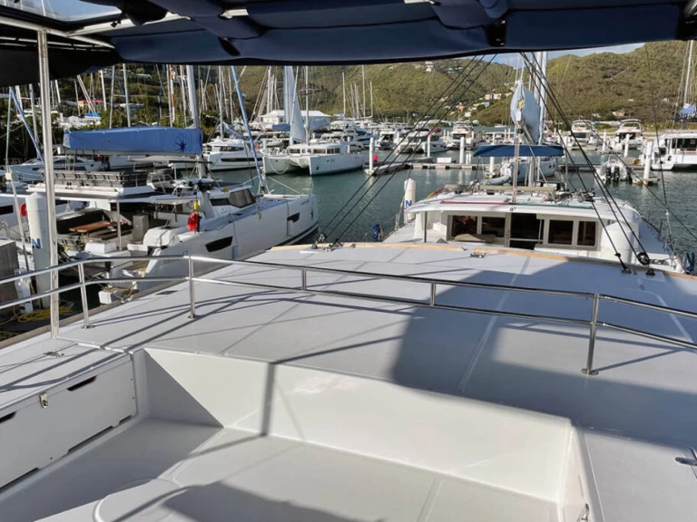 Noleggio Catamarano Bali con patente nautica