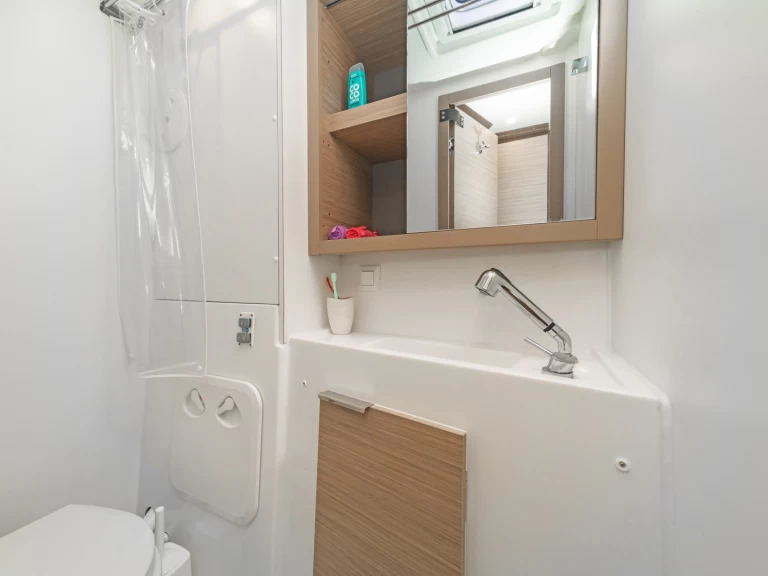 Noleggio Catamarano Lagoon con patente nautica