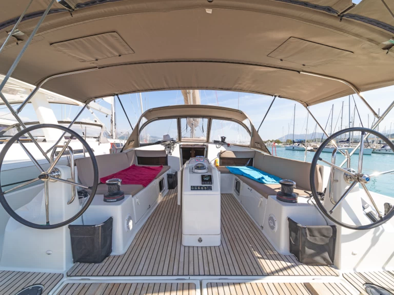 Noleggio Barca a vela Jeanneau con patente nautica