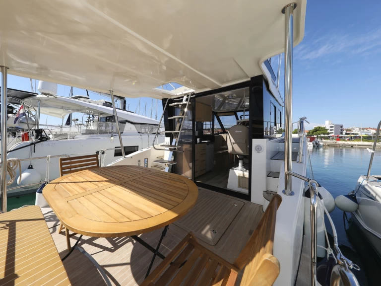 Noleggio a Sebenico – Cobra Yachts Futura 40 Grand Horizon su SamBoat