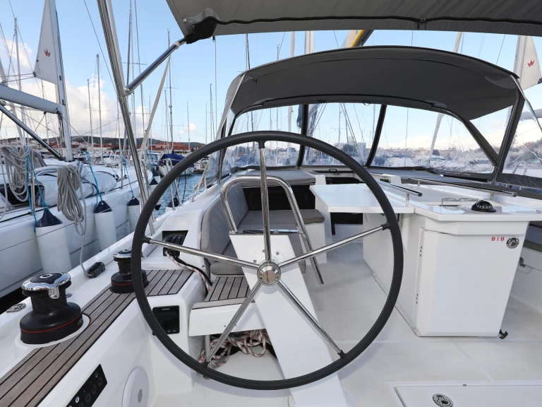 Noleggio Barca a vela Bénéteau con patente nautica