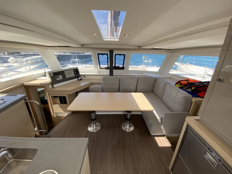 Fountaine Pajot Lucia 40 da affittare a  Ibiza Town